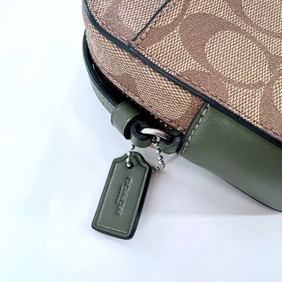 Beautiful Coach Mini Camera Bag - Picture 11 of 11